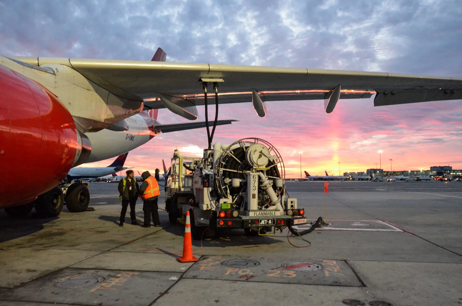 Jet A1 aviation fuel aircraft refuelling